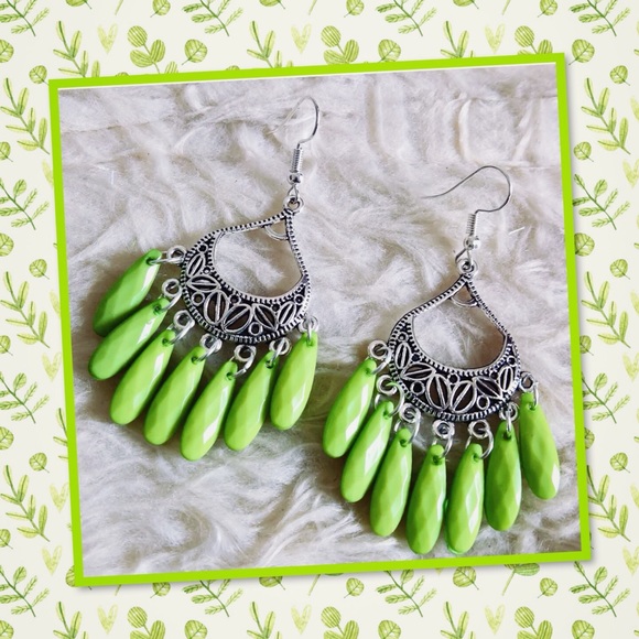 Jewelry - ☘️NEW Vintage Bohemian SILVER LT GREEN